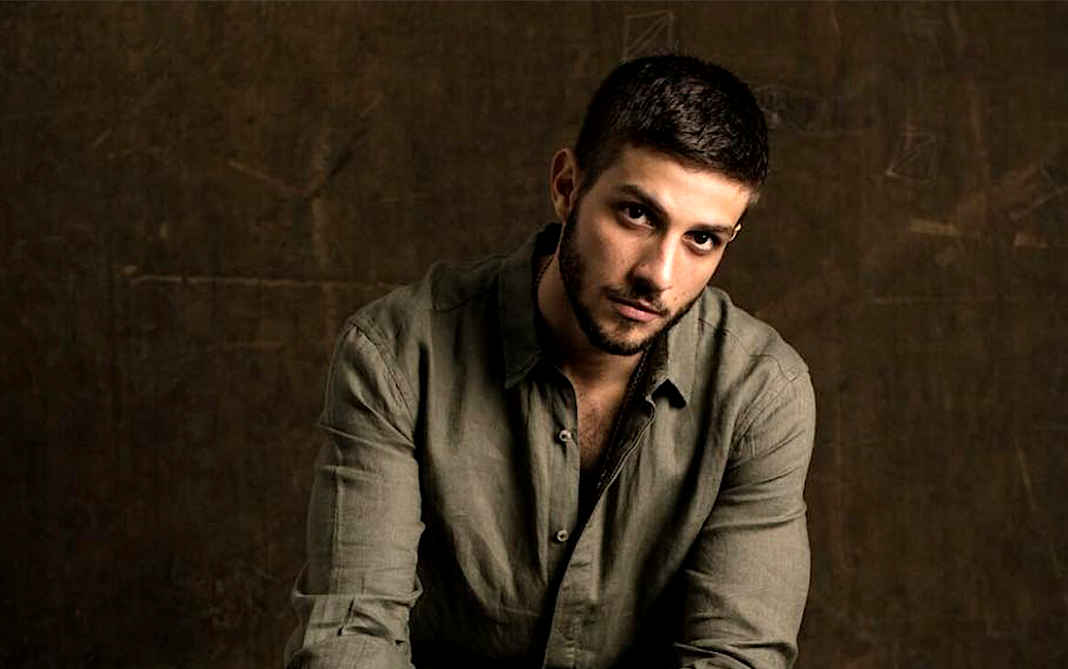 Chay-Suede-ator