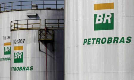 2022-05-25T235546Z_1_LYNXNPEI4O171_RTROPTP_4_PETROBRAS-MEETING