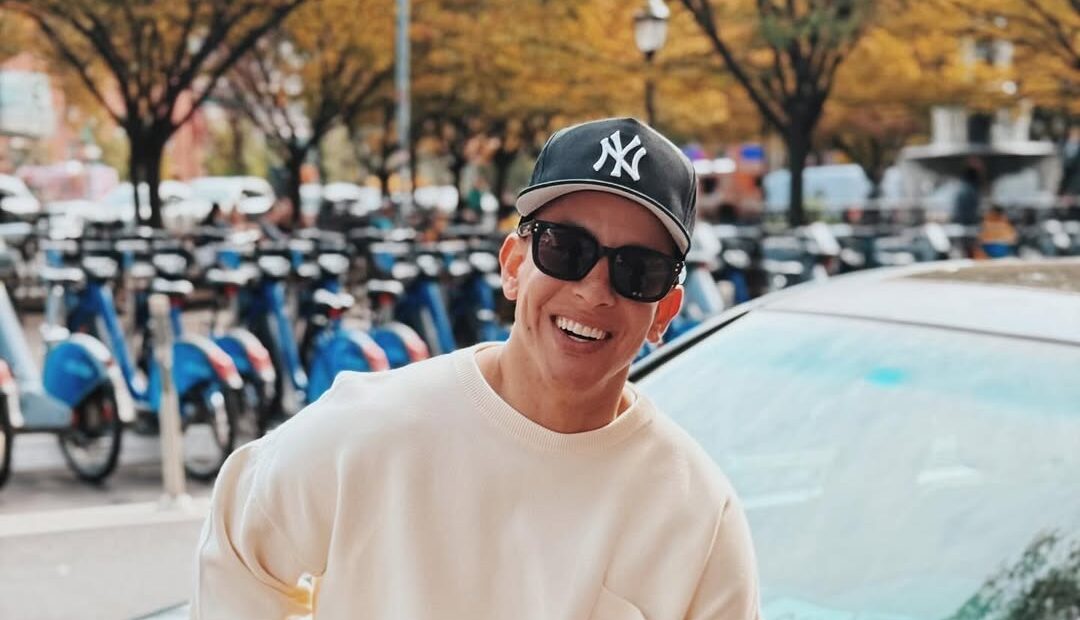 Un tipo normal pero siempre con la gracia de Dios. Que todos tengan un bonito fin de semana. Son