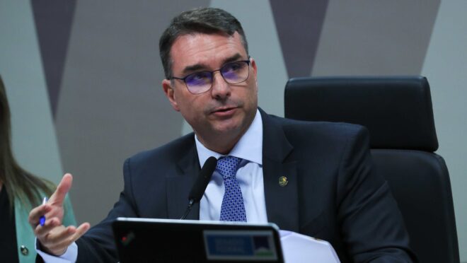 Flavio-Bolsonaro-660x372