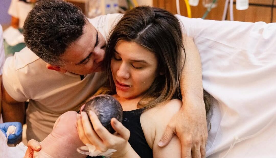 Obrigada, meu Deus!Eu só sei Te agradecer.Obrigada, obrigada, obrigada!Toda honra e toda glória