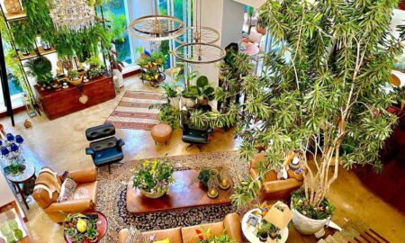 CasaDeValentina_OpenHouse_Felipe-e-Carlos_-casa-com-muitas-plantas-e-decoracao-inspirada-na-Tailandia-22.jpg.optimal
