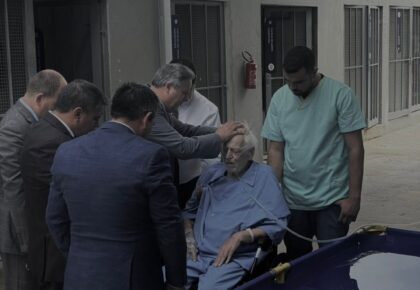 Hoje, dentro do hospital, aprendi mais uma vez que cuidar vai muito além de curar.Nos cuidados p