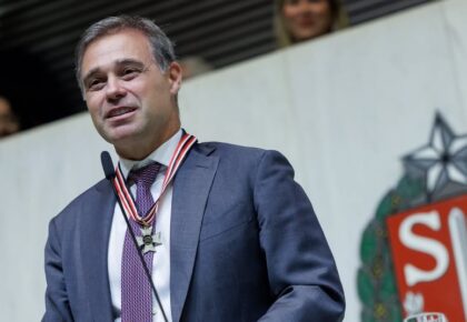 🏛️ O ministro do STF André Mendonça recebeu nesta segunda-feira (6) o Colar de Honra ao Mérito
