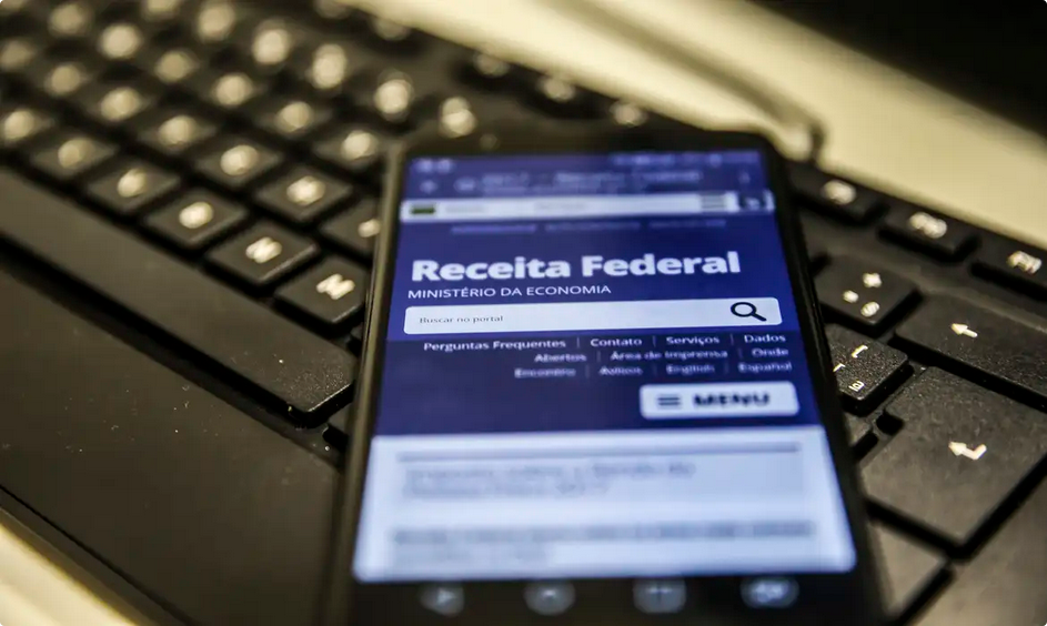 Screenshot 2026-04-14 at 09-20-44 Receita Federal alerta para golpe digital envolvendo falsas pendências do IRPF