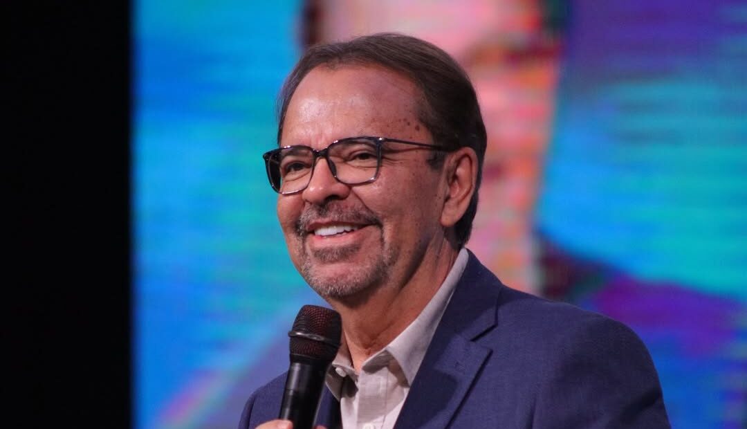 CULTO DOMINGO 10H --A nossa referência é Jesus! É com Ele que você deve buscar se identificar e