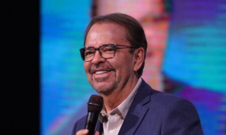 CULTO DOMINGO 10H --A nossa referência é Jesus! É com Ele que você deve buscar se identificar e