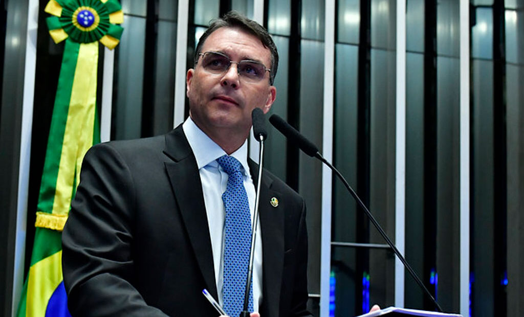 flavio-bolsonaro-18-12-24