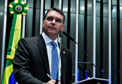 flavio-bolsonaro-18-12-24