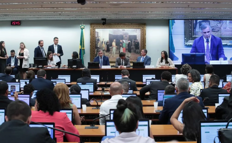 Screenshot 2026-06-11 at 08-01-31 Câmara adia análise da PEC da maioridade penal após sessão ser interrompida Brasil de Fato