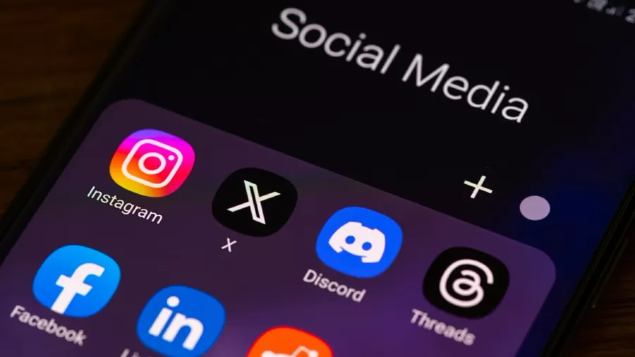 logotipos-de-redes-sociais-em-tela-de-celular-instagram-x-discord-threads-facebook-e-linkedin-1771847251737_v2_900x506.jpg